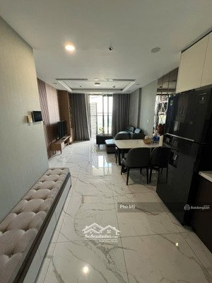 cho thuê ch sunshine sky city, q7. căn góc 70m2, 2pn, 2wc. giá 15,5 tr/tháng.