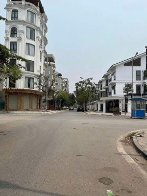 em cần bán gấp lô dvu lk16,17,18ab dương nội - view biệt thự an vượng