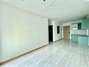 chính chủ gửi bán căn 2pn 2wc giá 2,4 tỷ, view hồ đá đông nam siêu mát quanh năm