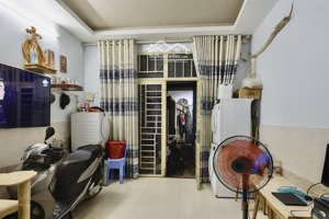 hẻm thông 4m - thích quảng đức - 3 tầng - giá chỉ 4.4 tỷ