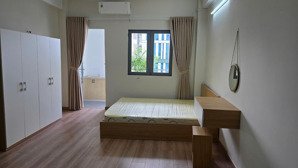 chính chủ cho thuê căn hộ dịch vụ full nội thất. mặt tiền thành thái quận 10. xách vali vào ở ngay.