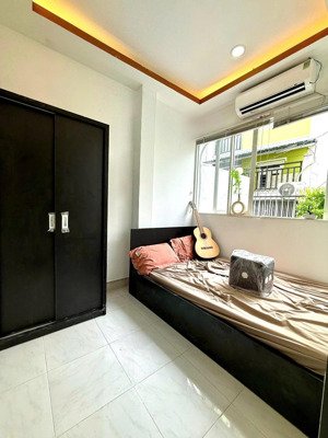 chính chủ cho thuê chdv 2 phòng ngủ ngay cầu thị nghè 5 phút di chuyển sang quận 1, trung tâm