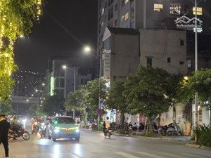 bán nhà đất mp vũ trọng phụng, nguyễn trãi 260m2, mt 16m ô tô đỗ cửa 10m ra mp. lh: 