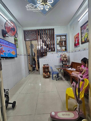 quận 6 - nhỉnh 2 tỷ - diện tích 23m2 - 2 tầng - ngang 3 dài 8 - 2pn, 2wc - hậu giang - phường 12 ,