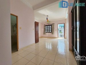 cho thuê chdv ban công 50m2 tại thành mỹ, full nội thất. kế bách khoa, q10, q3