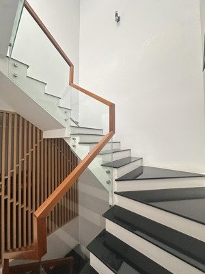 bán nhà 3 tầng huỳnh tấn phát. tuyến phố kinh doanh, đường 10,5m. vị trí đẹp. giá đầu tư