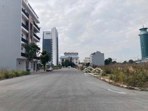 đường rộng 15m đất khu phân lô cao cấp phúc lộc, hải an dt 105m2 (ngang 5,5 x 19)