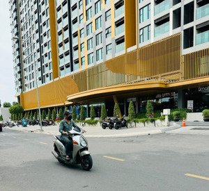 mặt tiền đường lớn kinh doanh sầm uất tôn thất thuyết p3 q4, có lề đường - view sông cực kỳ mát mẻ