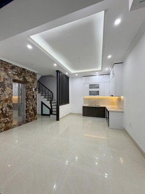 vị trí vàng trần duy hưng nhà mới - 47m2 - 6t thang máy - 4 ngủ - mt rộng. ngõ rộng thoáng gần phố