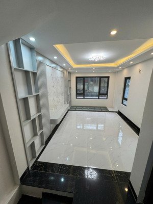 cho thuê nhà ngõ rộng 373 ngọc hồi, 35m² x 5 tầng, 3 phòng ngủ, 5 wc, 12 triệu