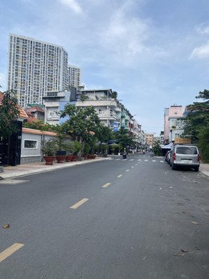 bán nhà mới có thang máy kdc bình đăng p6 q8, ngay bến xe q8