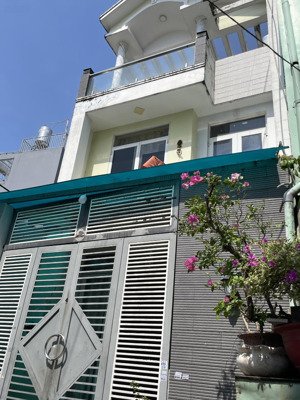 biệt thự mi ni tân hoà đông - 154m2 - gần mặt tiền tân hoà đông chợ phú lâm. chủ gấp bán đi cu ba