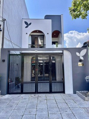 nhà 2 tầng hoà phú 19 , đấu lưng hoàng thị loan , liên chiểu , đà nẵng .