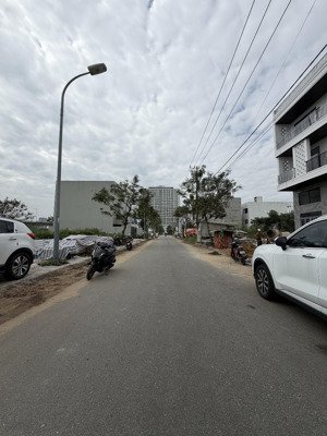 bán lô đất 180m2 đường trần sâm gần sông hàn siêu vip rẻ hơn thị trường 1 tỷ tiềm năng đầu tư tốt