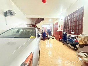 bán gấp nhà phân lô ở tân ấp 90m2, mt 5m; giá 19.9 tỷ; lh phú trần: 