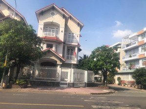 bán biệt thự himlam 6a cách đại học rimit q.7 - 500m