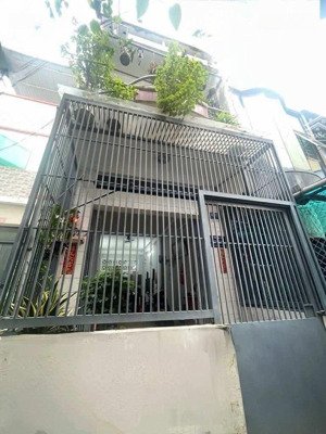 gần ubnd p bình thới - minh phụng quận 11 nhà 2 tầng btct - 45m2 - sát mặt tiền đường giá 4.5 tỷ tl