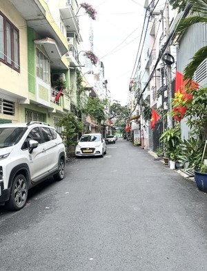 bán nhà quận 3 lê văn sỹ hẻm xe tải 3 tầng 60,5m2 chào bán 12 tỷ còn bớt