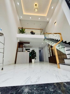 bán nhà lã xuân oai, 2 lầu/ hơn 5tỷ,tặng nội thất,xách vali vào ở ngay