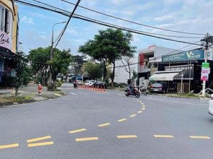 bán lô góc 2 mặt tiền đường 10. trần văn trà - mẹ thứ - hoà xuân