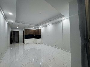 rất cần bán gấp chung cư opalskyline căn 40m2 giá 1.349 tỷ. lh: 