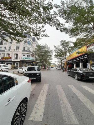 bán biệt thự vị trí đẹp nhất mipec kiến hưng, hà đông, 310m,4t,mt18m, lô góc, kinh doanh đỉnh.