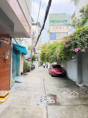 bán nhà thành thái,ngang 5m, sát mặt tiền p.14, q.10 chỉ hơn 9 tỷ