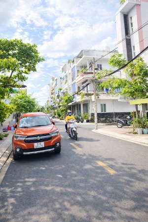 mặt tiền cư xá bùi minh trực - p5 - q8 - dt: 4,5*12m - 10 tỷ