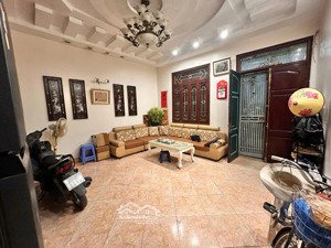 giá ngộp - ngõ thông văn cao, lô góc, gần hồ tây, bãi gửi xe ô tô, sân để xe máy, sổ đẹp, 64m