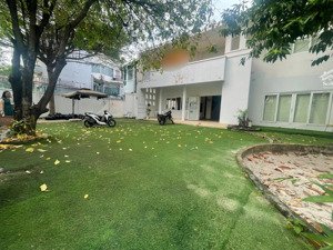 cho thuê biệt thự !! mặt tiền trần quý cáp - quận bình thạnh - tổng dtsd 800m2