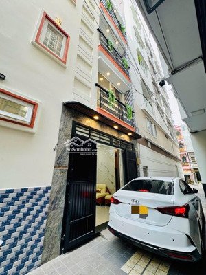 nhà vừa xây xong, dọn vào ở luôn, sát công viên gia định, đặng văn sâm 40m2, 4 tầng nhỉnh 7 tỷ.