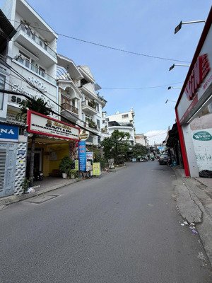 bán mặt tiền kinh doanh đường 10m, 4.5x15m, sân 5m, 5 tầng 11.9 tỷ