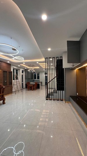 cho thuê nhà biệt thự dragon village, 15 triệu, 160m2, q9, hcm - hàng hiếm!