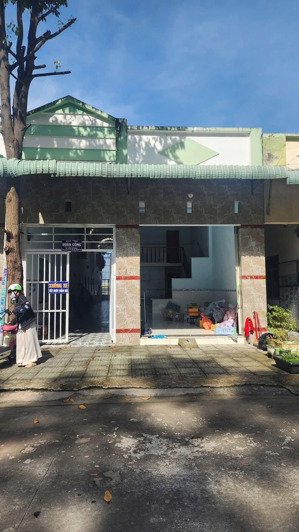 cách ql13 chưa đến 200m toạ lạc dãy trọ ngay đường xc7, p. mỹ phước, bến cát chỉ 890 triệu, sổ sẵn.