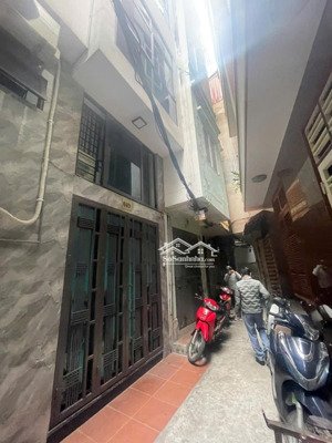 bán nhà trung tả đống đa gần hồ văn chương 5 tầng mt 4.3m full nội thất 5.5 tỷ