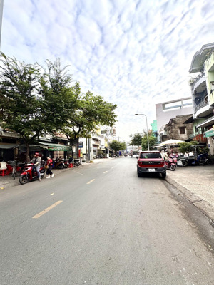 bán gấp căn nhà đẹp 3 tầng - mặt tiền văn thân, trung tâm quận 6 - 155m2, 5,4 x 35m - giá 22,3 tỷ