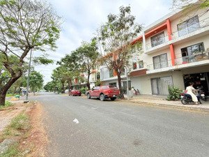 hàng hiếm nhà 3 tầng trục chính kinh doanh kdc ngay liên phường, 75m2 ngang 5m giá 11,5 tỷ tl