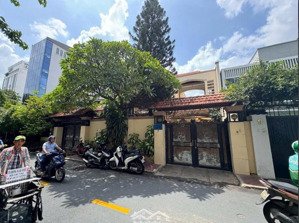 bán khuôn đất khủng xây cao tầng quận 1. dt: 14x27, cn366m2, ctxd: hầm+ 8 tâng, 185 tỷ