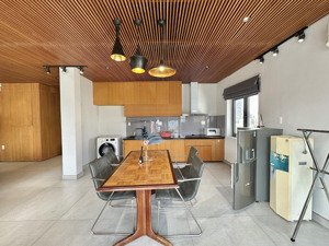 penhouse 1 phòng ngủ 92m2 view cực wow, nội thất tiện nghi, không gian sống hiện đại