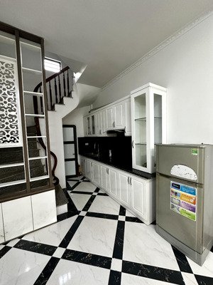 chính chủ-cho thuê nhà 5 tầng đường cổ nhuế, cách chợ 20m, cách đường ô tô 20m