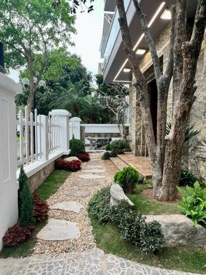 quỹ căn liền kề, biệt thự vinhomes riverside- harmony nhà trống, vào ở ngay