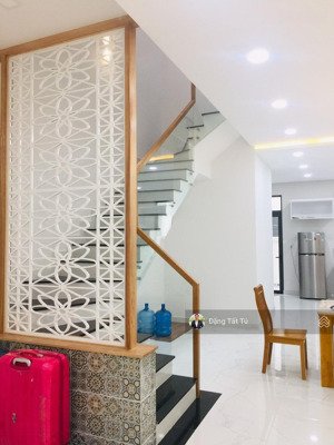 nhà phố lakeview city cần cho thuê giá 29tr/th nhà hoàn thiện đầy đủ nội thất. lh: 