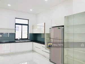 cần cho thuê nhà phố lakeview city nhà đã hoàn thiện nội thất giá 27tr/th. lh: 