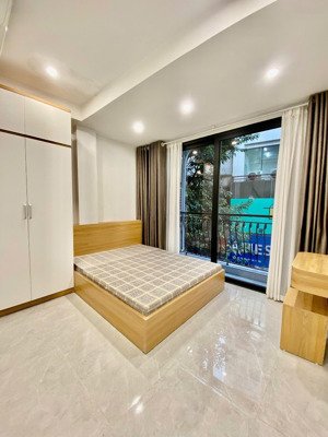 2n1k mặt đường yên phụ: oto đỗ cửa - nhận xe điện - full nội thất cao cấp!!