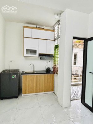 chính chủ cho thuê ccmn hoàng văn thái, 39m2 full đồ máy giặt riêng, thang máy, giờ giấc thoải mái.