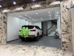 bán nhà đội cấn, 7 tầng thang máy, ô tô 7 chỗ vào nhà, gần phố, kinh doanh.