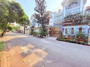 nhà biệt thự siêu đẹp, ngay sát đường lê văn chí 9x18,9m quá lý tưởng ,giá chỉ 17,1 tỷ cần bán gấp