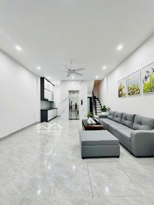 siêu phẩm hoàng cầu, 20m ra phố, ngõ ba gác thông, nhà mới thang máy, 2 thoáng, full đồ, 45m2*6t