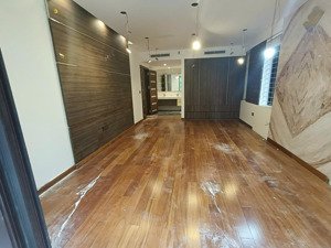 cho thuê nhà mới đẹp 2 mặt đường phố huy du. dt 110m x 5 tầng, mt 7m. giá 36tr