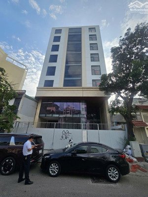 building có thang máy mặt tiền đường ngô tất tố quận bình thạnh.